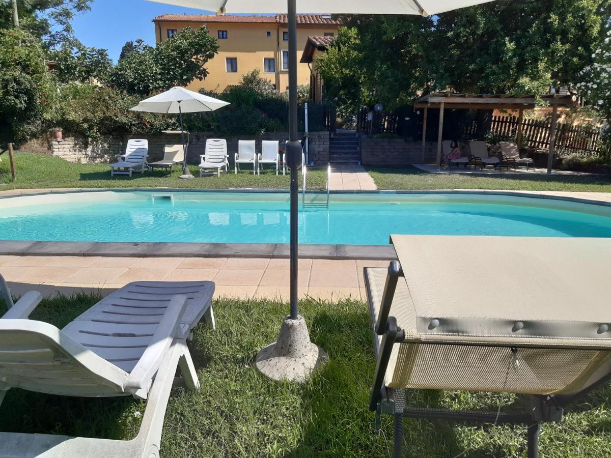 Agriturismo Poggio Al Tesoro Crespina Exterior photo